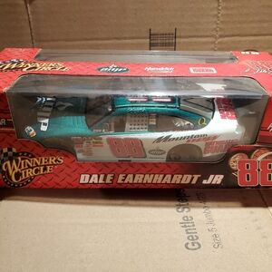 Dale earnhardt jr 1:24 scale car